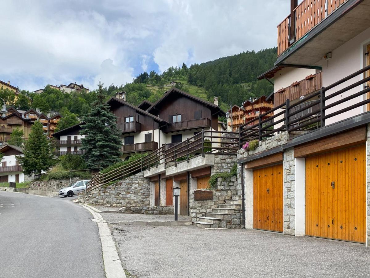Apartamento Mansarda Bel Panorama Villa d'Allegno Exterior foto